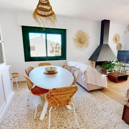 Pilar Villa *