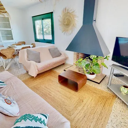Pilar Villa *