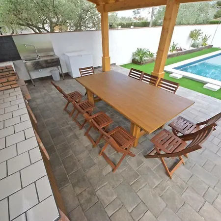 Pilar Villa