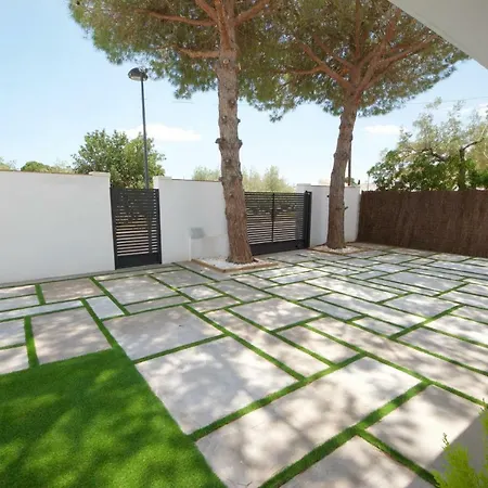 Pilar Villa *