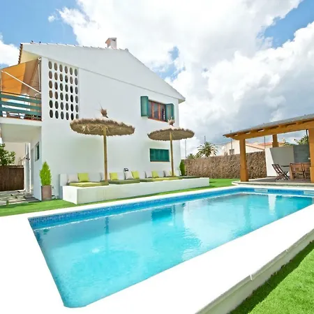 Pilar Villa L'Ampolla